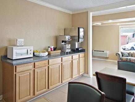 Hotel 6-tupelo, Ms - Downtown